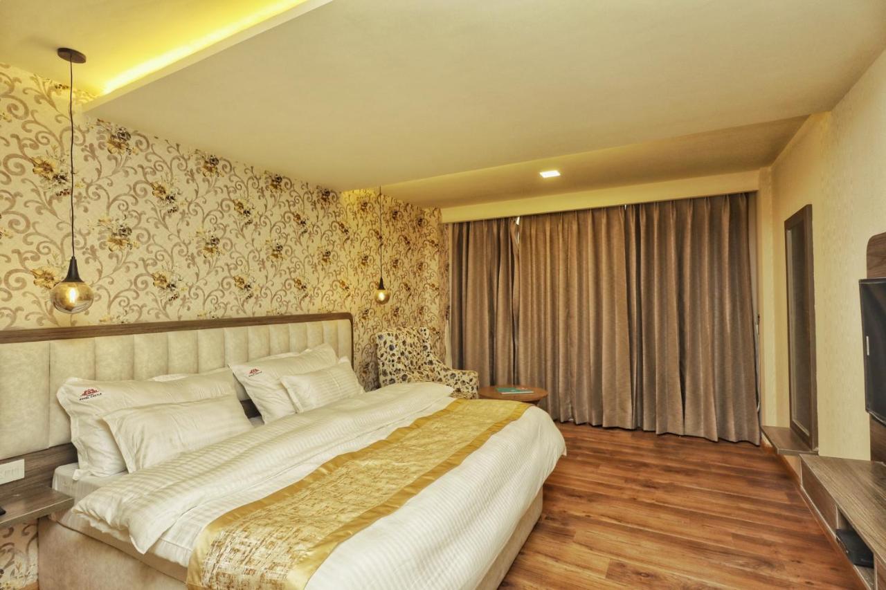 Royal Castle Hotel Kasol Exterior photo
