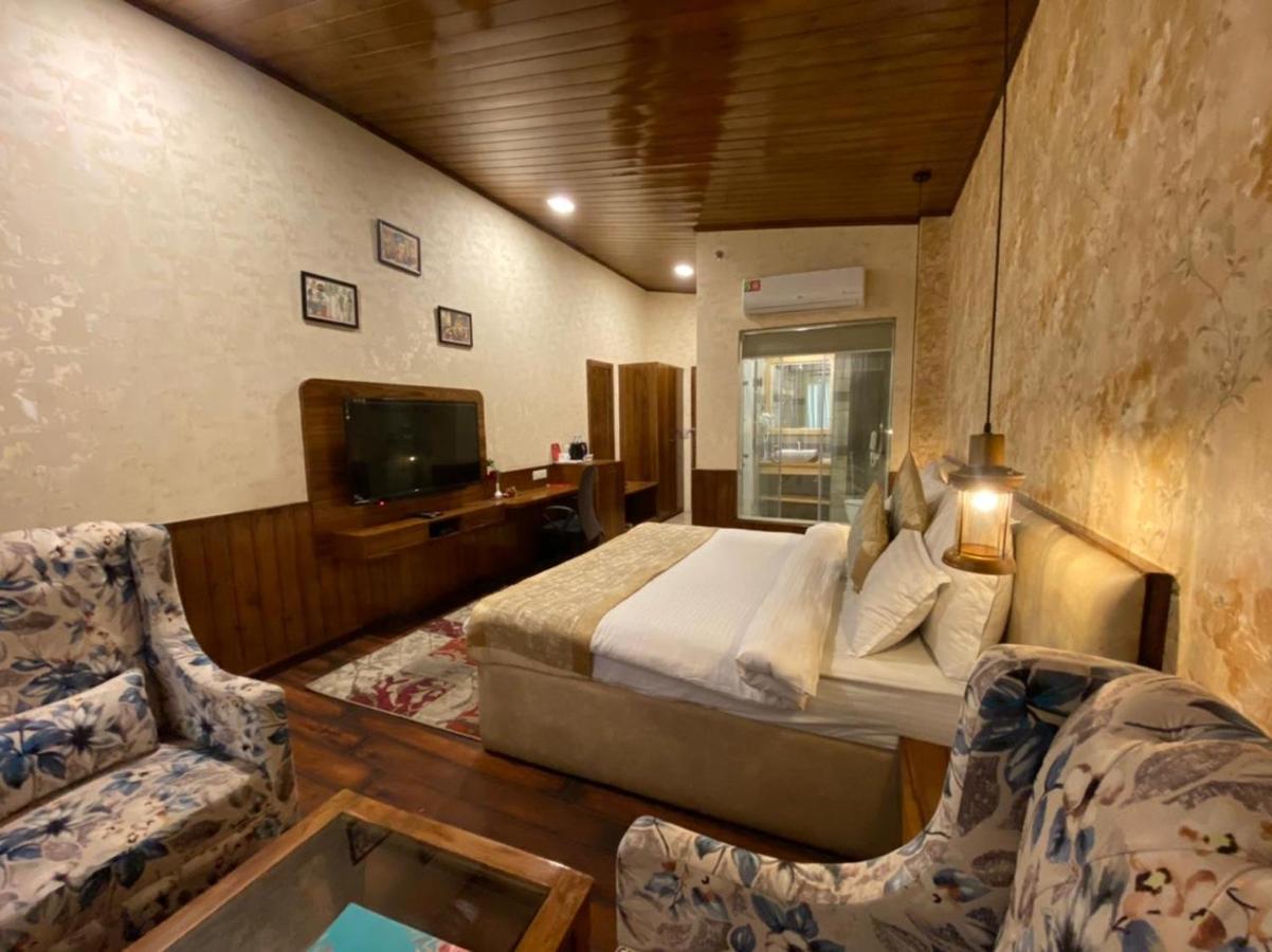 Royal Castle Hotel Kasol Exterior photo