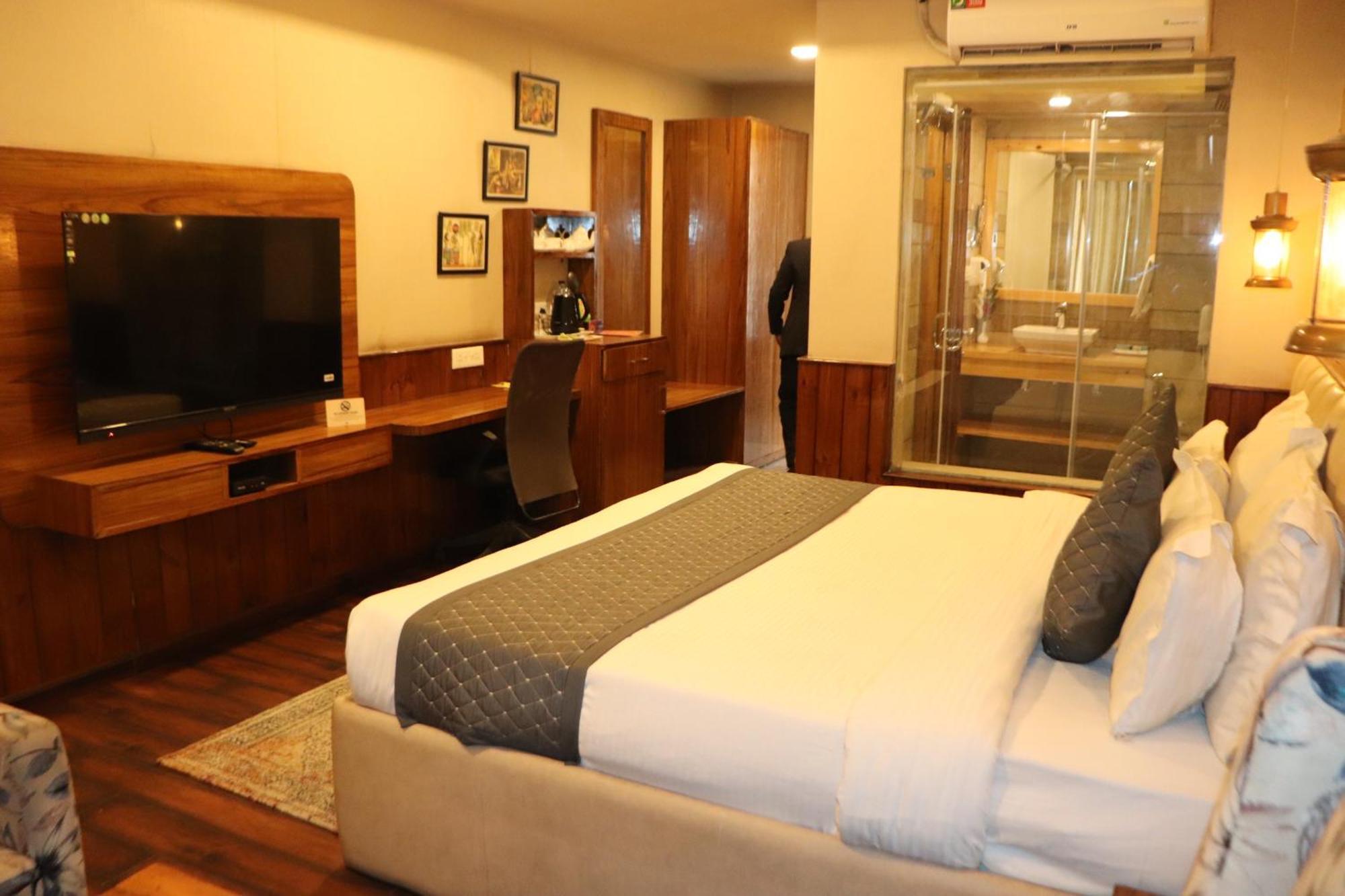 Royal Castle Hotel Kasol Exterior photo