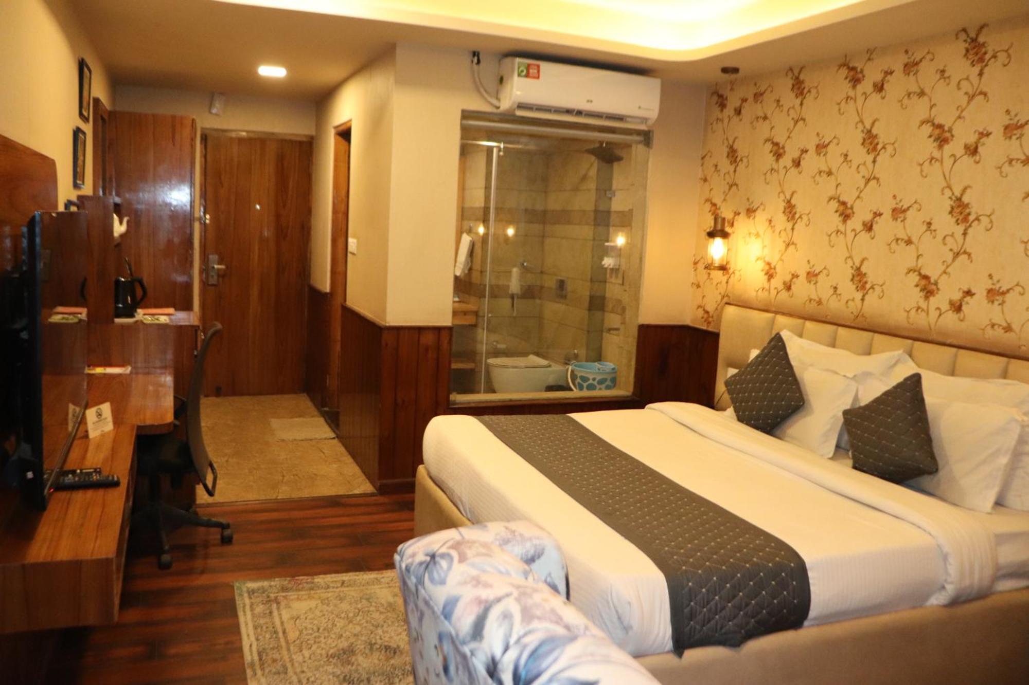 Royal Castle Hotel Kasol Exterior photo